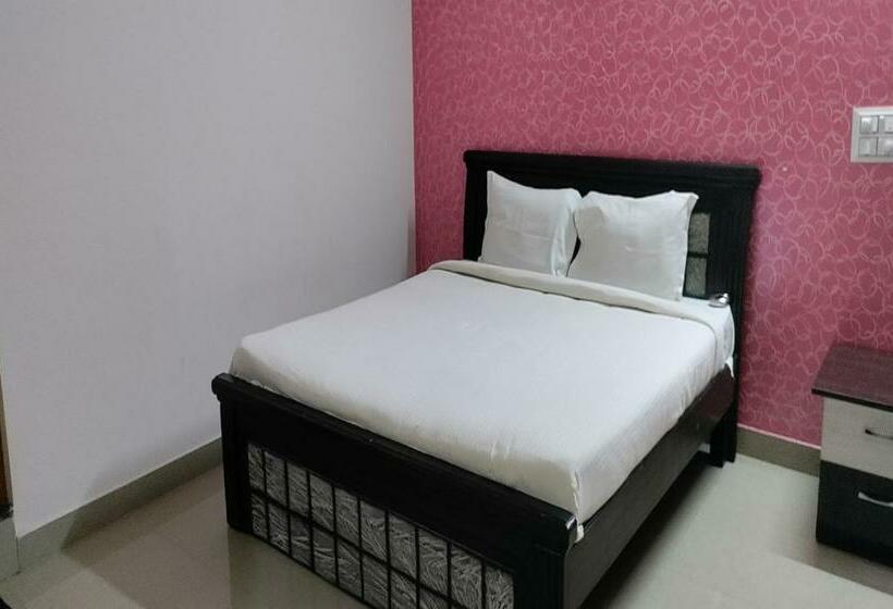 Quarto Economy, Staymaker Anjaneya Comforts