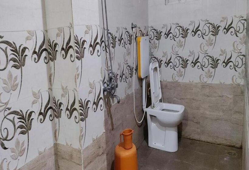 Quarto Quádruplo Estandar, Staymaker Anjaneya Comforts