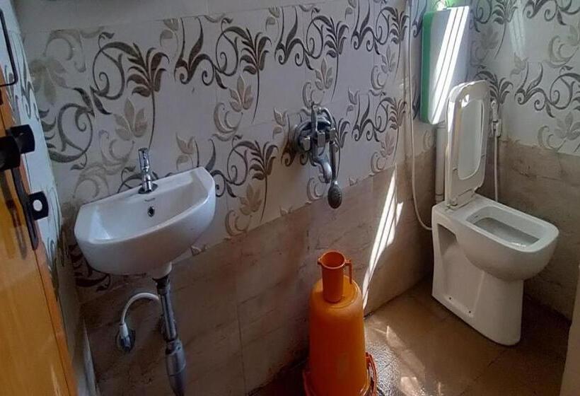 Quarto Quádruplo Estandar, Staymaker Anjaneya Comforts