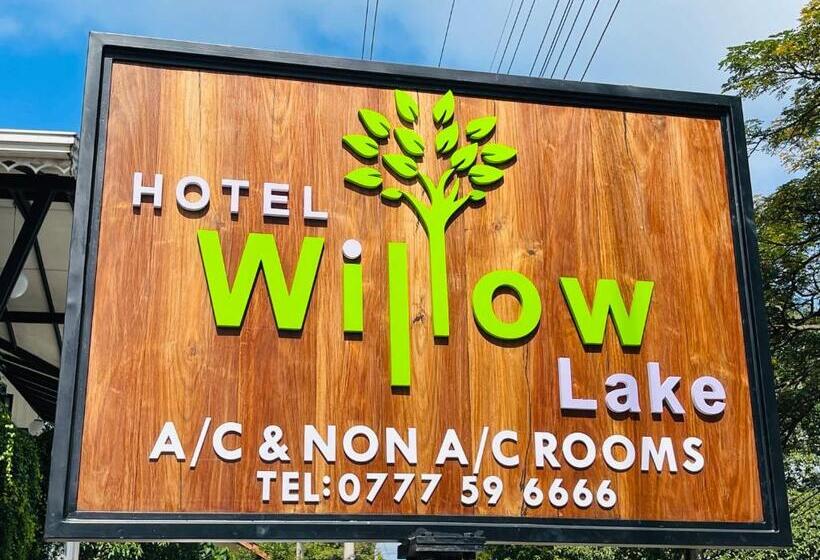 Номер Стандарт Вид на Озеро, Willow Lake