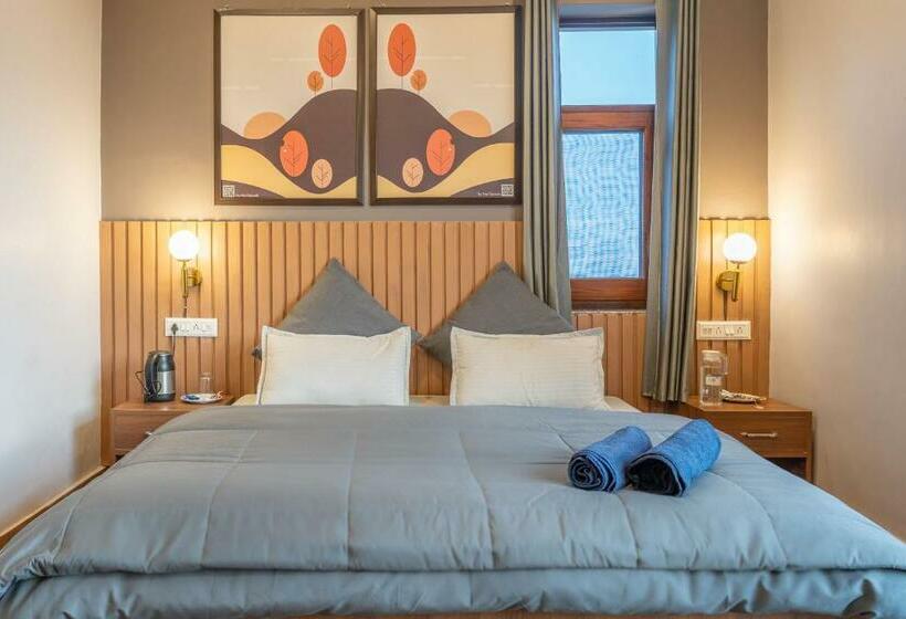 四人标准间, The Trippy Tribe Extended