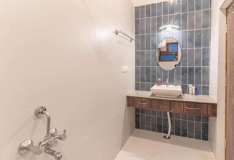 带大床的标准间, The Trippy Tribe Extended