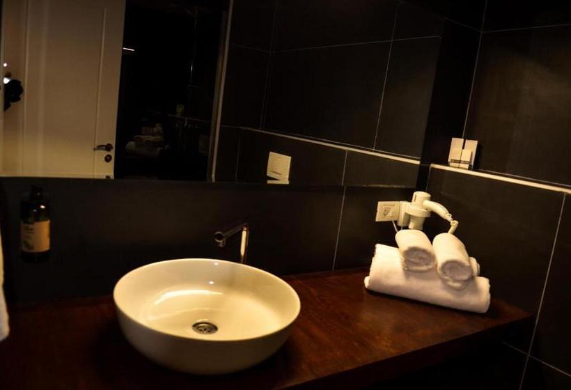 اتاق لوکس, Cami