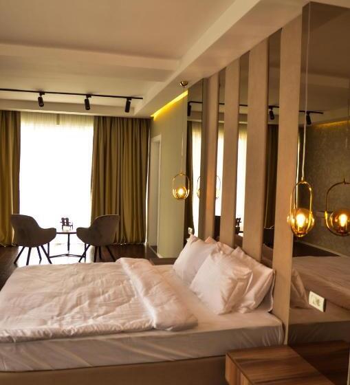 Suite with lake view, Cami