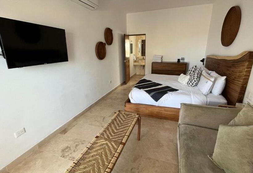 إستوديو قياسى مطل على البحر, Casalabastilla