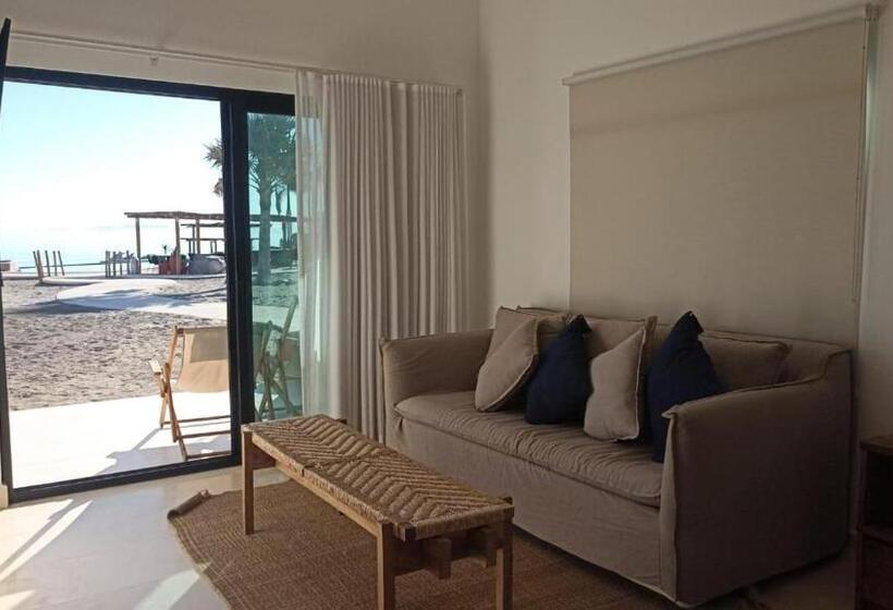 إستوديو قياسى مطل على البحر, Casalabastilla