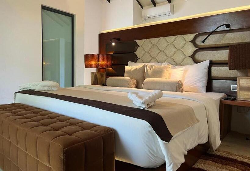 ガーデンビュースタンダードルーム, Trinco Boutique