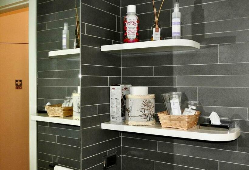 חדר סטנדרט, Sole Tra I Pini   Foresteria Lombarda