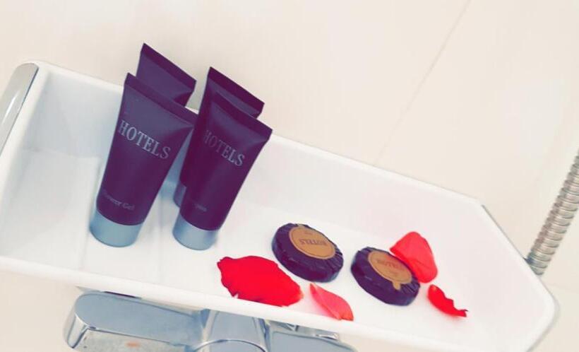 اتاق استاندارد سه نفره, Al Akhawayn