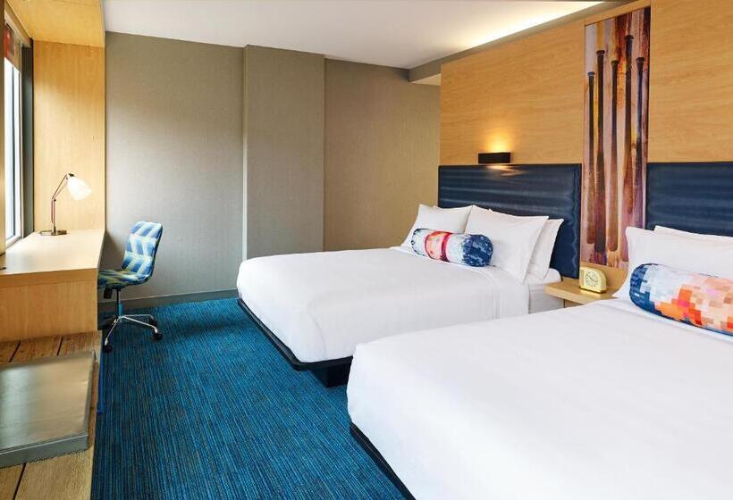 غرفة قياسية مطلة على المدينة, Aloft Louisville Downtown