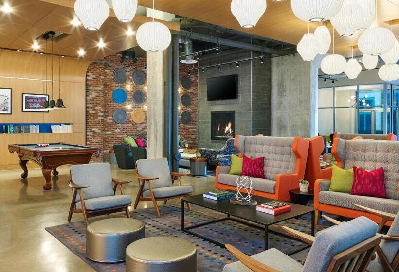 غرفة قياسية مطلة على المدينة, Aloft Louisville Downtown