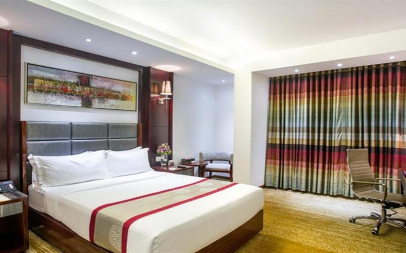 اتاق لوکس با تخت بزرگ, Bengal Blueberry