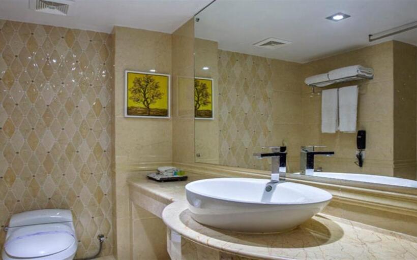 اتاق لوکس با تخت بزرگ, Bengal Blueberry