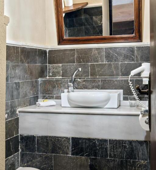 Номер Economy, Byzantino Boutique