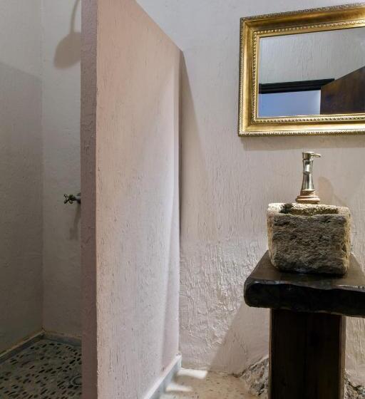 Четырехместный Номер Стандарт, Byzantino Boutique