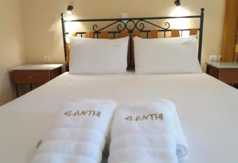استودیوی استاندارد, Elanthi Village Apartments