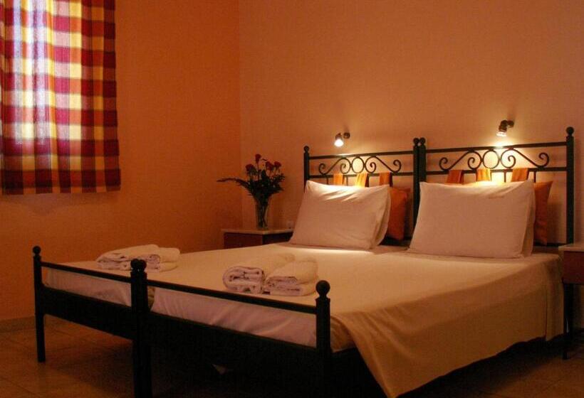 استودیوی استاندارد, Elanthi Village Apartments