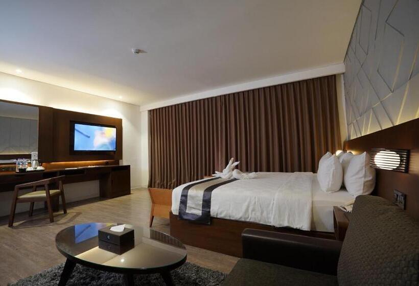 Люкс, Golden Tulip Pontianak