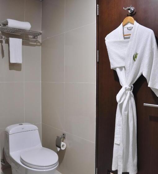 Люкс, Golden Tulip Pontianak