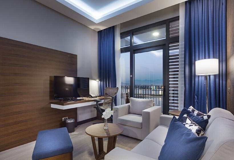Suite Llit King, Hilton Garden Inn Izmir Bayrakli