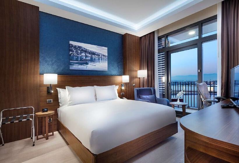 Suite Llit King, Hilton Garden Inn Izmir Bayrakli