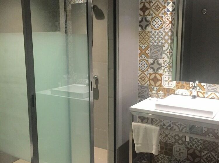 Номер Стандарт, Ibis Styles Dubai Jumeira
