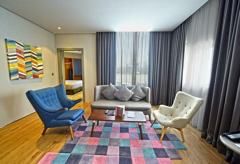 جناح, Ibis Styles Dubai Jumeira