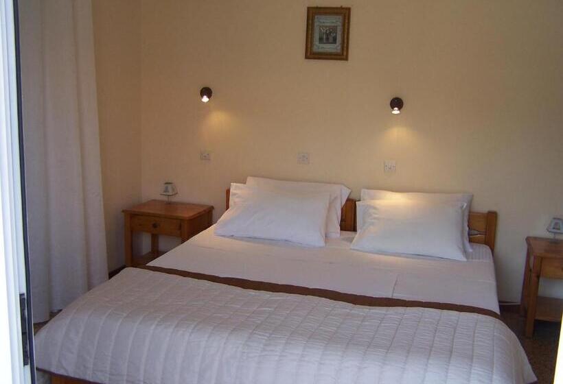 חדר סטנדרט, Karin & Nikos