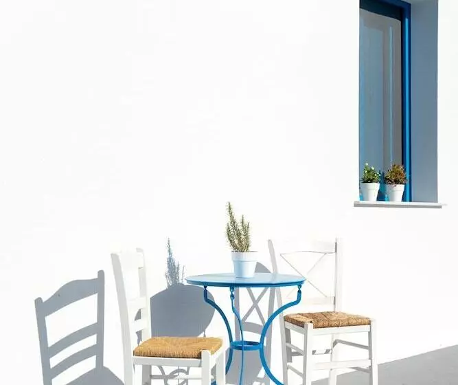 استودیوی استاندارد, Livanios Studios