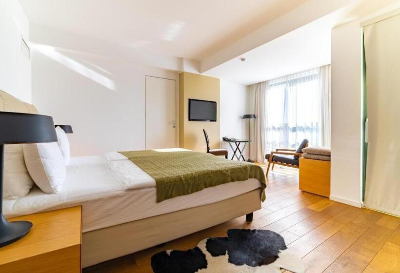 اتاق لوکس با تراس, Palisad