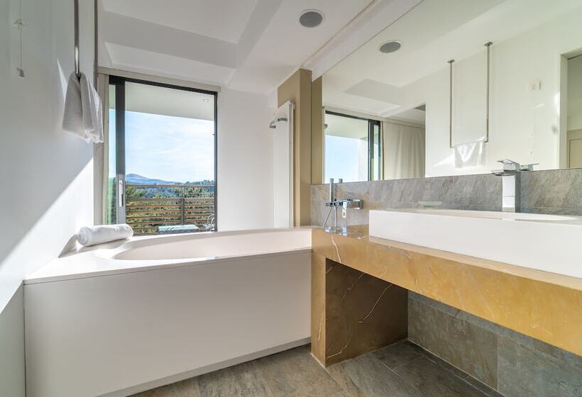 اتاق لوکس با تراس, Palisad