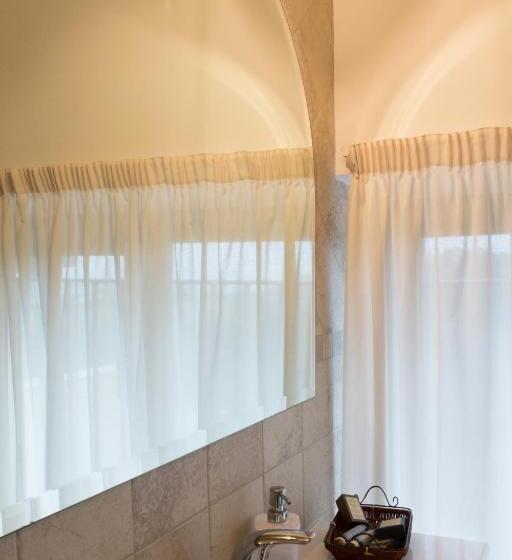 带按摩浴盆的套房, Colleverde Country House & Spa Urbino