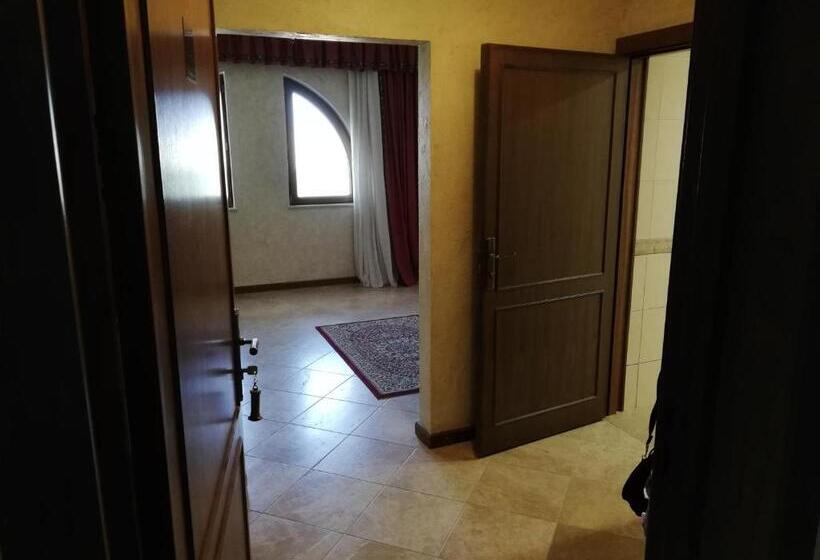 اتاق لوکس سه تخته, Russian Pilgrim Residence