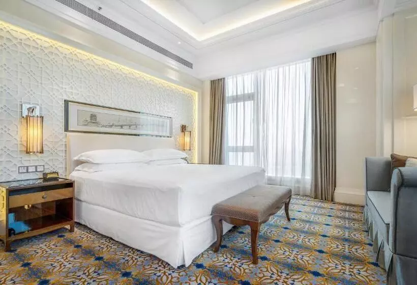 キングサイズベッドのスタンダードルーム, Sheraton Grand Wuhan Hankou