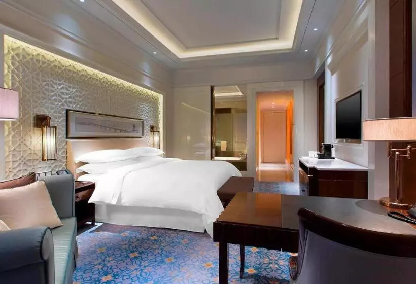 キングサイズベッドのクラブルーム, Sheraton Grand Wuhan Hankou
