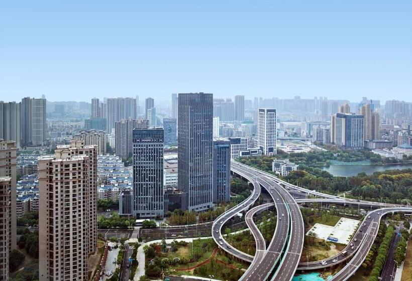 Номер Клуб, Sheraton Grand Wuhan Hankou