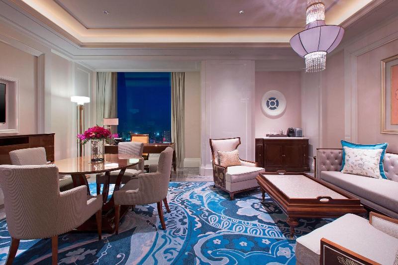 Люкс Клуб, Sheraton Grand Wuhan Hankou