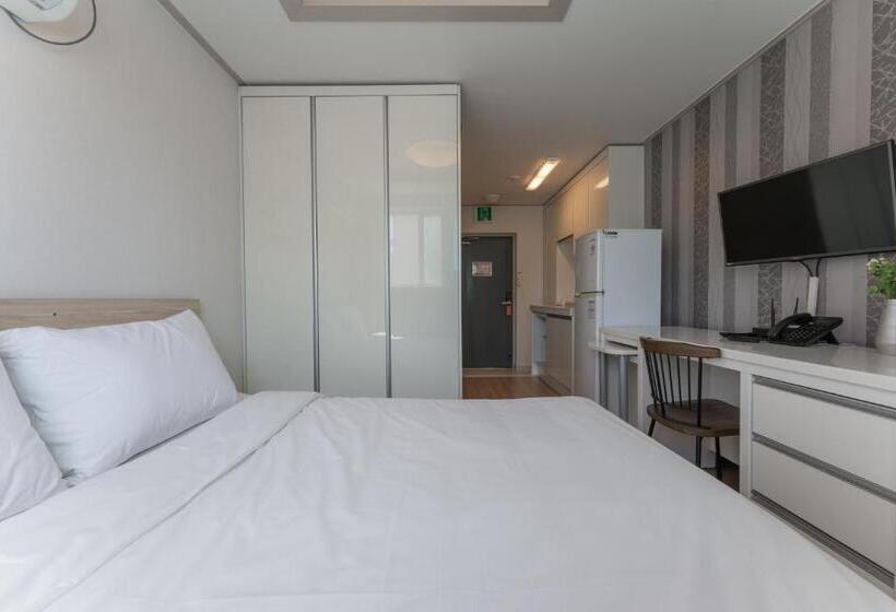 Camera Standard, Staywell