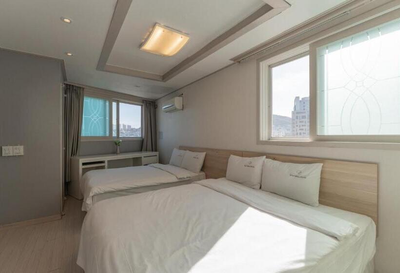 Camera Familiare, Staywell