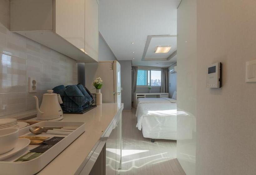 Camera Familiare, Staywell