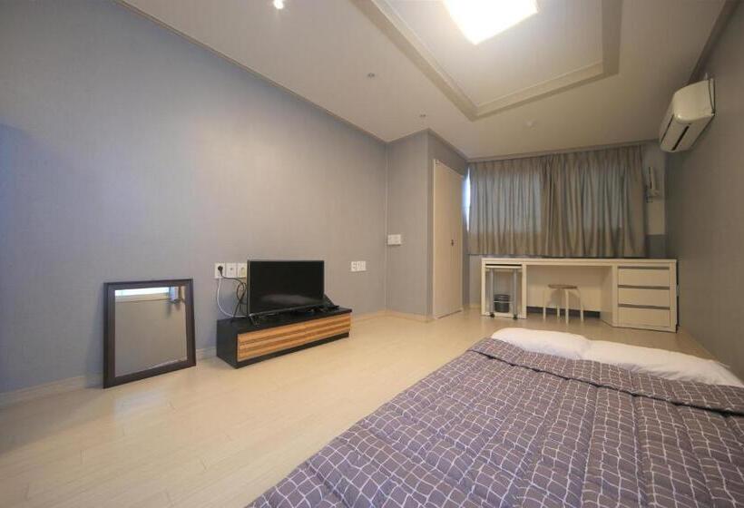 Camera Familiare, Staywell