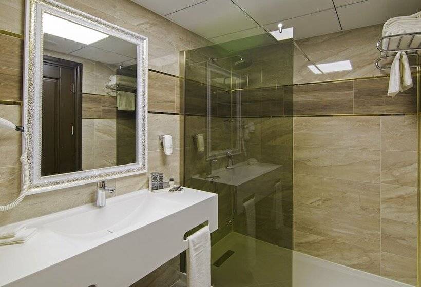 اتاق لوکس, Svalinn