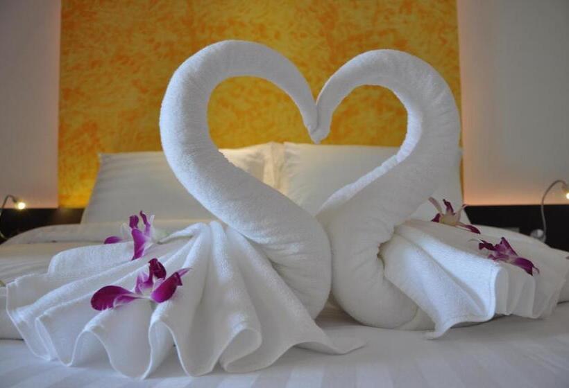 Номер Deluxe Вид на Бассейн, The Gallery At Koh Chang