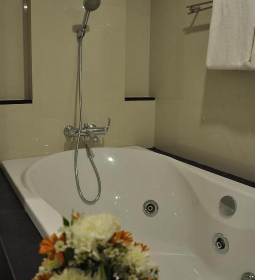 Студия Стандарт, The Gallery At Koh Chang