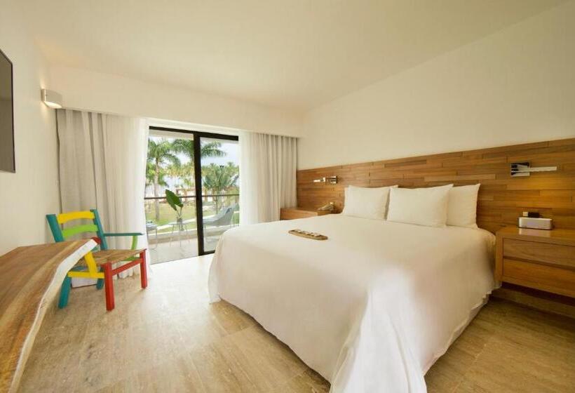 اتاق استاندارد با تخت بزرگ برای معلولان, Viva V Samana By Wyndham, A Trademark Adults All Inclusive