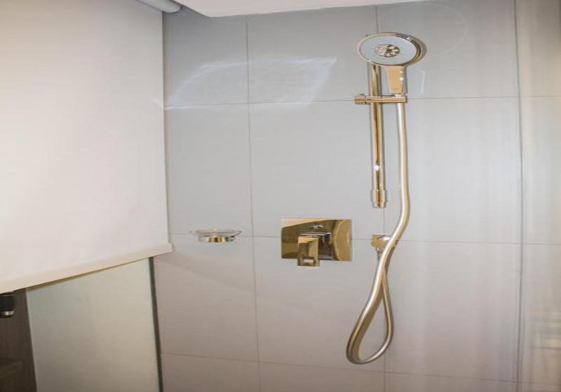 キングサイズベッドのスーペリアルーム, Novotel Bali Ngurah Rai Airport