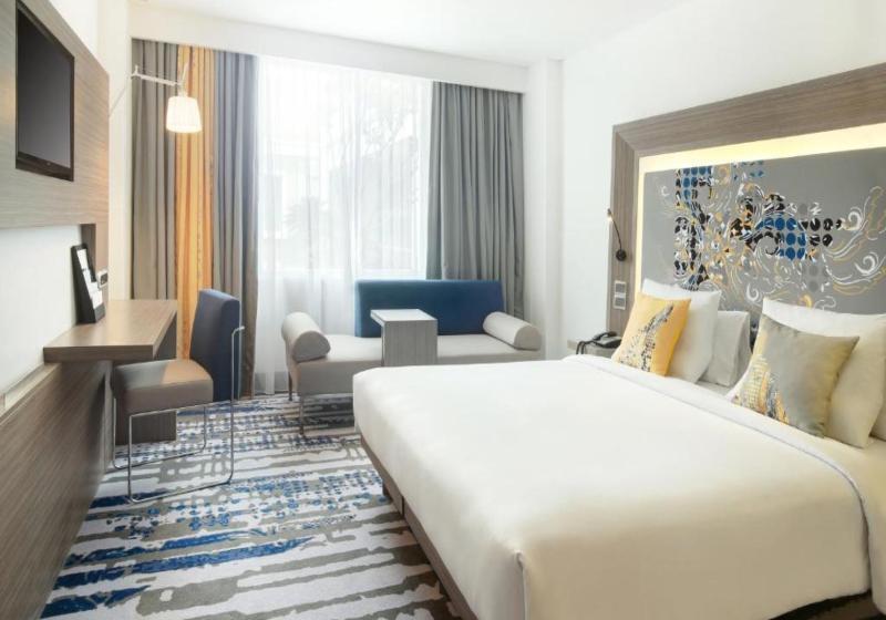 キングサイズベッドのスーペリアルーム, Novotel Bali Ngurah Rai Airport