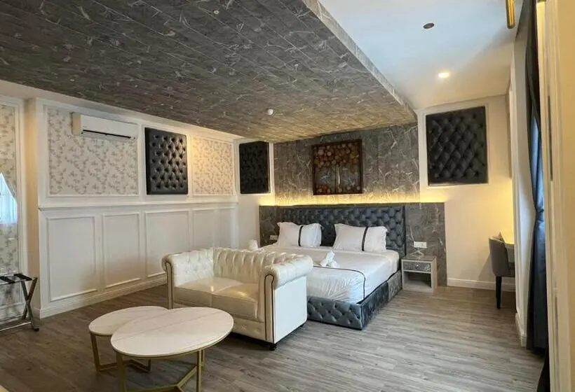 سوئیت با تخت بزرگ, Frazel Heritage