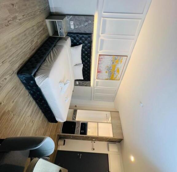 带大床的豪华间, Frazel Heritage