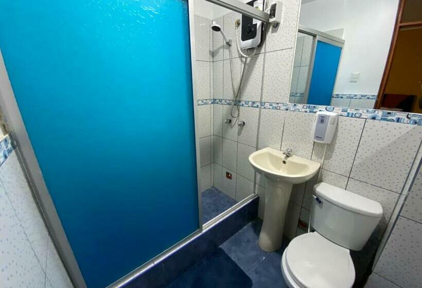 اتاق لوکس, Los Pecanos